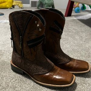 Women’s Ariat boots